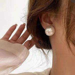 SHEIN Faux Pearl Decor Stud Earrings (New)